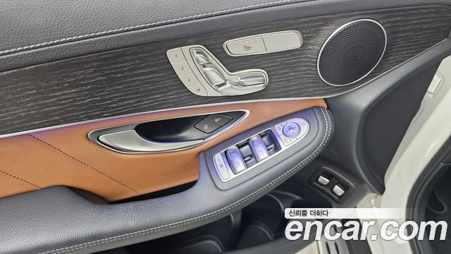 Mercedes-Benz GLC-Class GLC300e 4MATIC Coupe