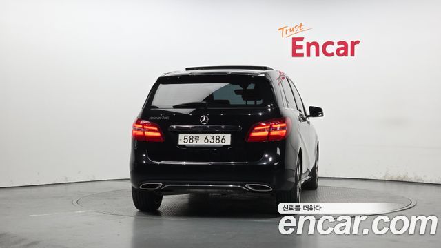 Mercedes-Benz B-Class B220
