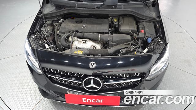 Mercedes-Benz B-Class B220