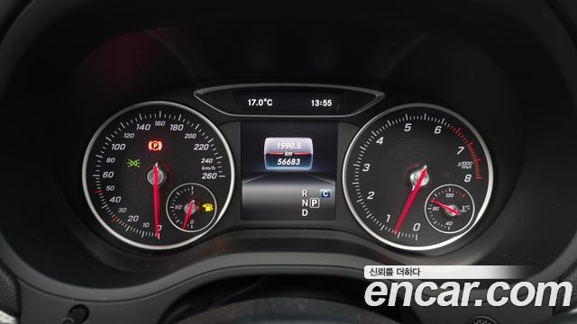 Mercedes-Benz B-Class B220