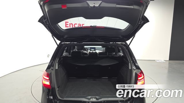 Mercedes-Benz B-Class B220