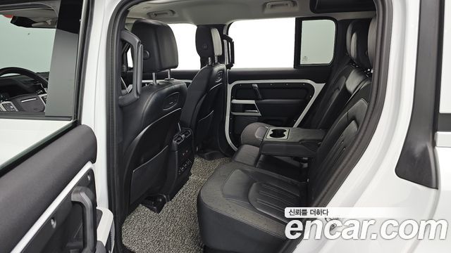 Land Rover Defender 110 D240 SE