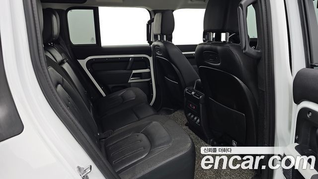 Land Rover Defender 110 D240 SE