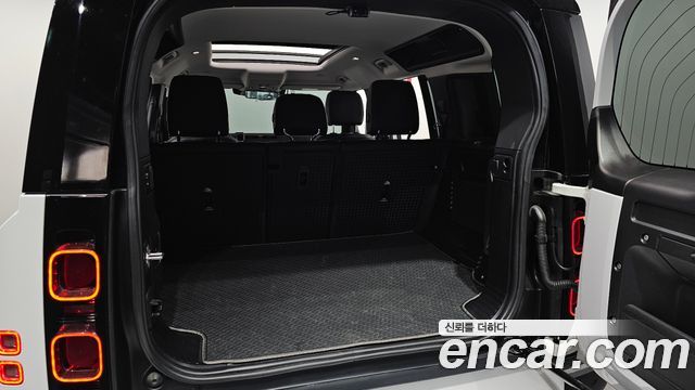 Land Rover Defender 110 D240 SE
