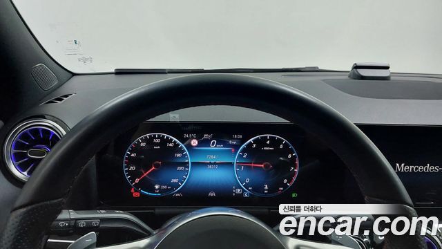 Mercedes-Benz GLA-Class GLA250 4MATIC