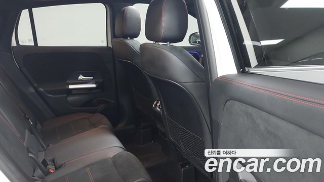 Mercedes-Benz GLA-Class GLA250 4MATIC
