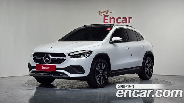 Mercedes-Benz GLA-Class H247 GLA220