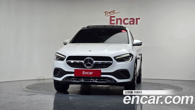 Mercedes-Benz GLA-Class H247 GLA220
