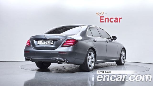 Mercedes-Benz E-Class E200 Avantgarde
