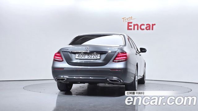 Mercedes-Benz E-Class E200 Avantgarde