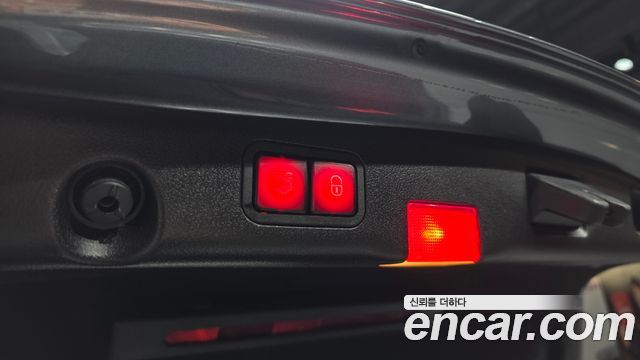 Mercedes-Benz E-Class E200 Avantgarde