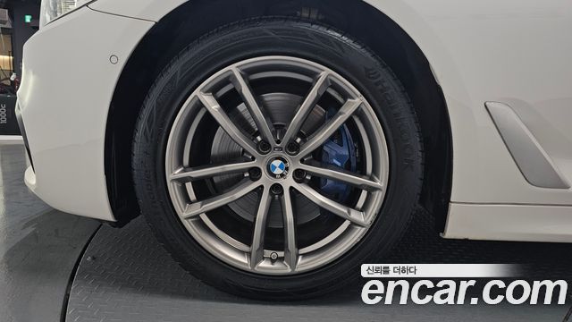 BMW 5-Series 530i xDrive M Sport Package Plus