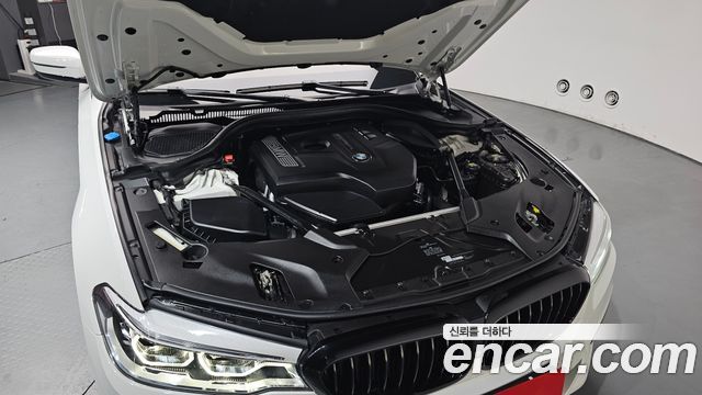 BMW 5-Series 530i xDrive M Sport Package Plus