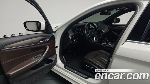 BMW 5-Series 530i xDrive M Sport Package Plus