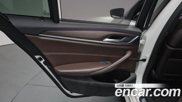 BMW 5-Series 530i xDrive M Sport Package Plus
