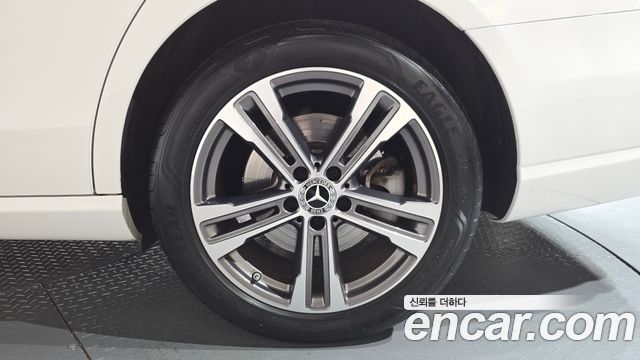 Mercedes-Benz E-Class E350 4MATIC Avantgarde