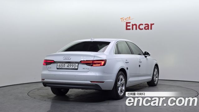 Audi A4 30 TDI Premium
