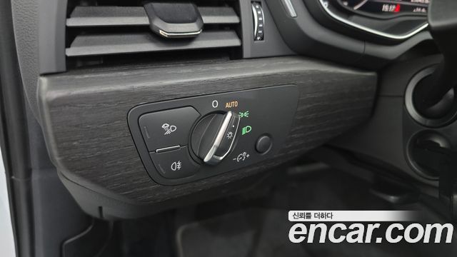 Audi A4 30 TDI Premium