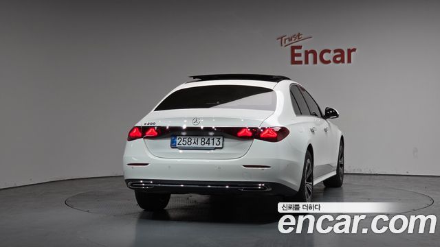 Mercedes-Benz E-Class E200 Avantgarde