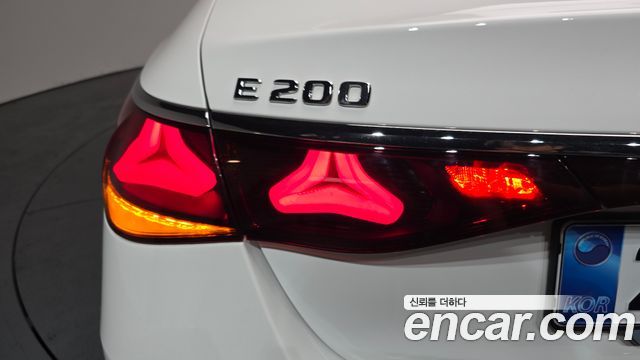 Mercedes-Benz E-Class E200 Avantgarde