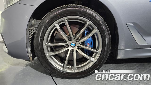 BMW 5-Series 530i xDrive M Sport Package
