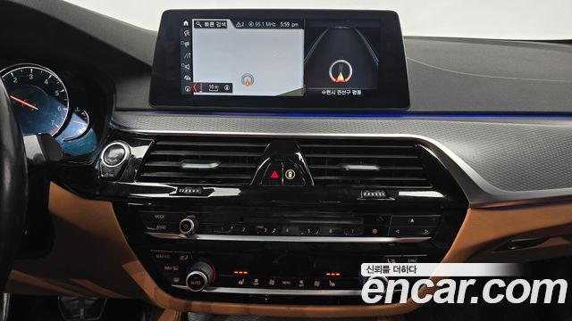 BMW 5-Series 530i xDrive M Sport Package