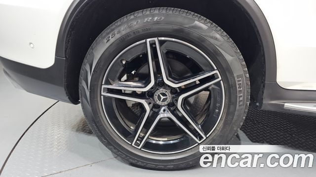 Mercedes-Benz GLC-Class GCL300 4MATIC Coupe