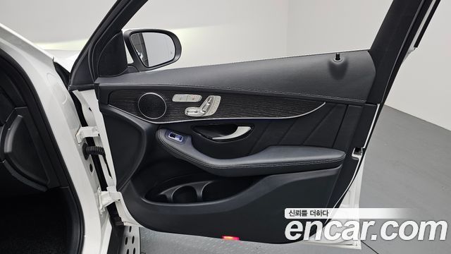 Mercedes-Benz GLC-Class GCL300 4MATIC Coupe