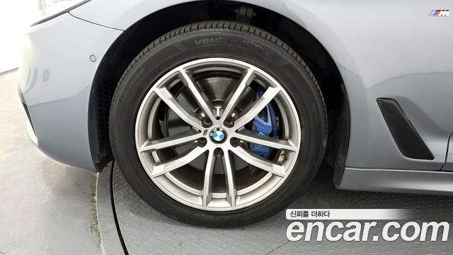 BMW 5-Series 530i M Sport Package Plus
