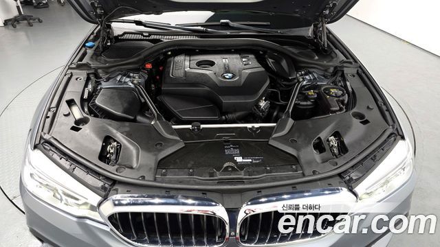 BMW 5-Series 530i M Sport Package Plus