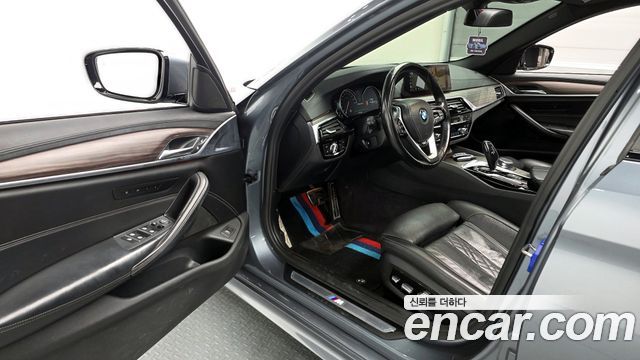 BMW 5-Series 530i M Sport Package Plus