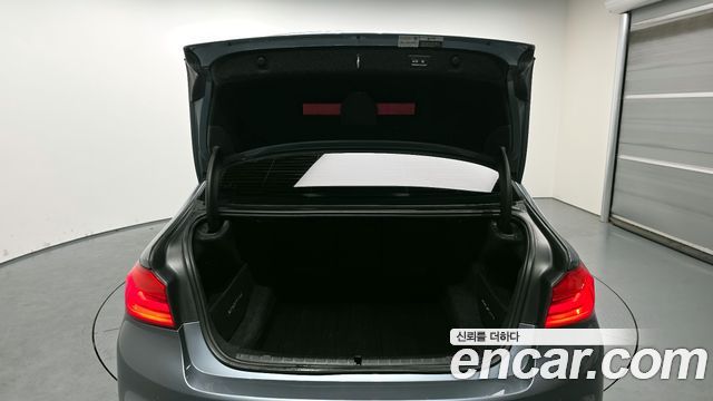 BMW 5-Series 530i M Sport Package Plus
