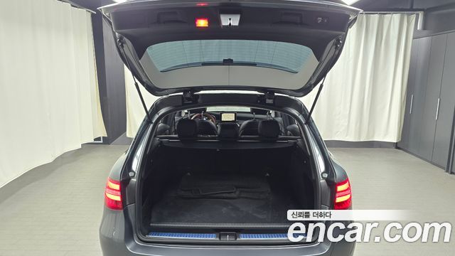Mercedes-Benz GLC-Class GLC350e 4MATIC Premium