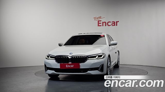 BMW 5-Series 520i Luxury