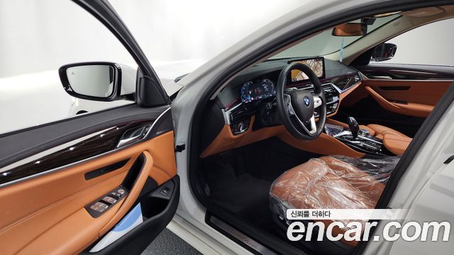 BMW 5-Series 520i Luxury
