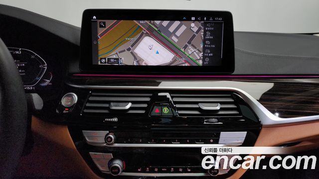BMW 5-Series 520i Luxury