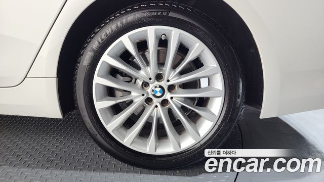 BMW 5-Series 520i Luxury