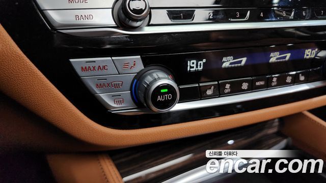 BMW 5-Series 520i Luxury