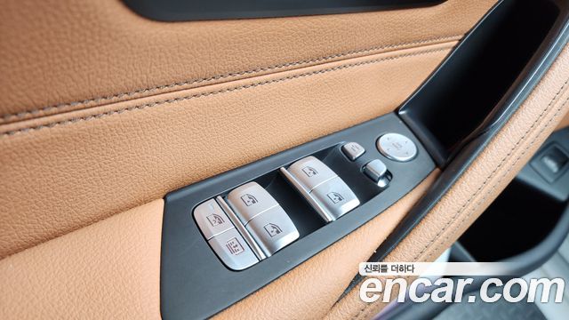 BMW 5-Series 520i Luxury