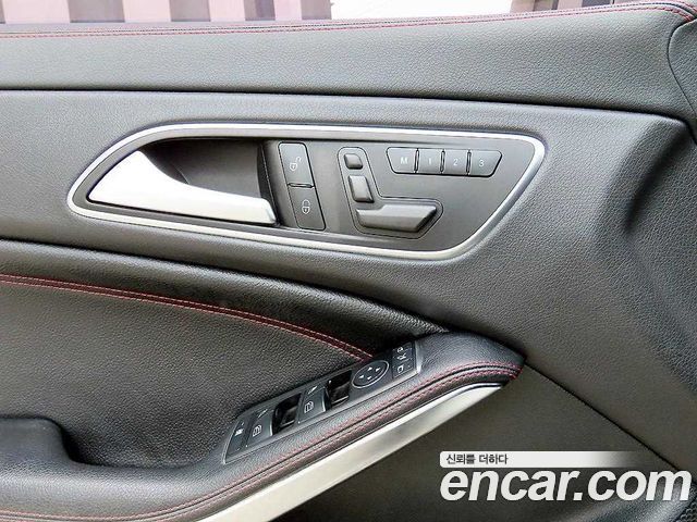 Mercedes-Benz CLA-Class CLA45 AMG 4MATIC
