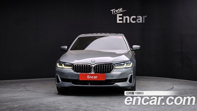 BMW 5-Series 530e Luxury