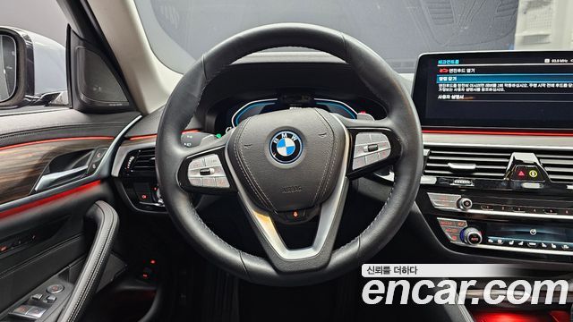 BMW 5-Series 530e Luxury
