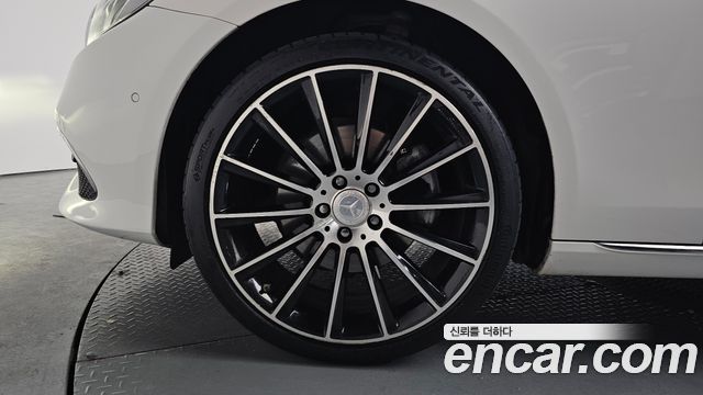 Mercedes-Benz E-Class E220d 4MATIC Exclusive