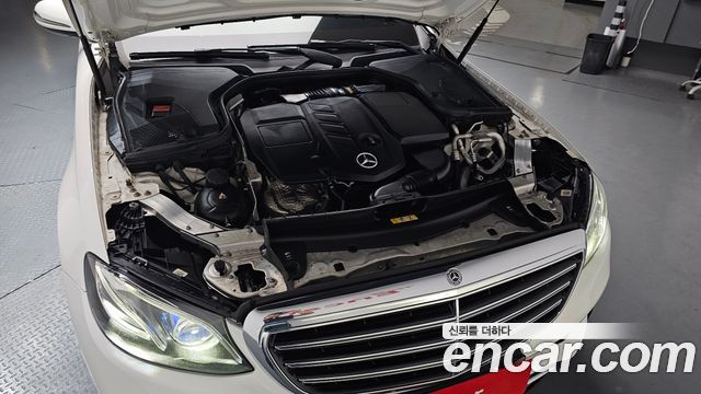 Mercedes-Benz E-Class E220d 4MATIC Exclusive