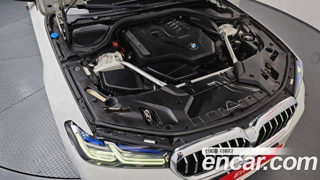 BMW 5-Series 530i xDrive M Sport Package