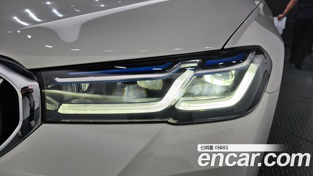 BMW 5-Series 530i xDrive M Sport Package