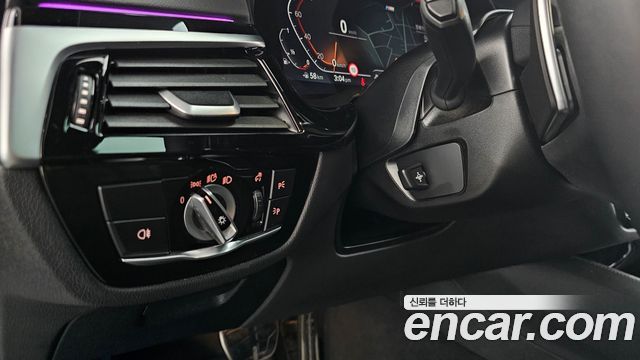 BMW 5-Series 530i xDrive M Sport Package