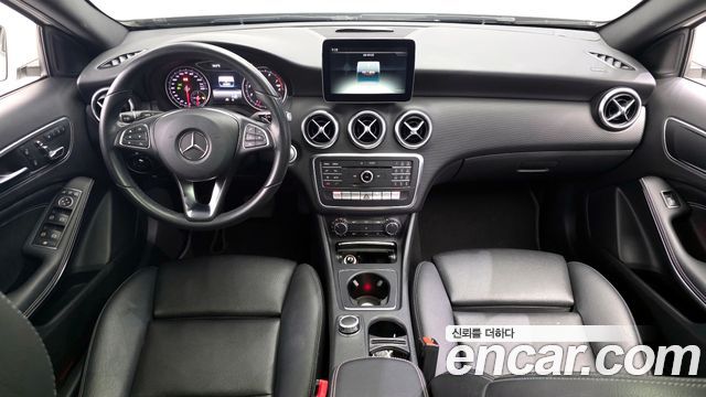 Mercedes-Benz A-Class A200
