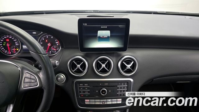 Mercedes-Benz A-Class A200