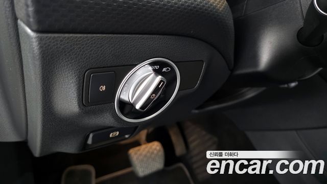 Mercedes-Benz A-Class A200